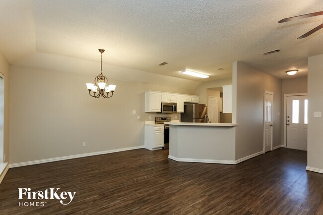 Photo - 805 Shadybrook Ln