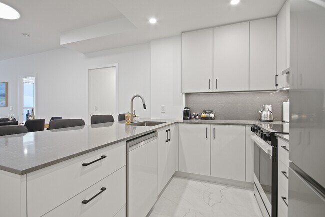 Photo - 208 Queens Quay W