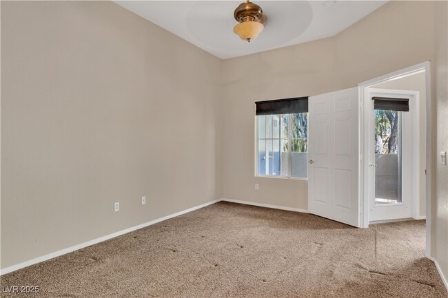 Building Photo - 10245 S Maryland Pkwy Unit 282 Rental
