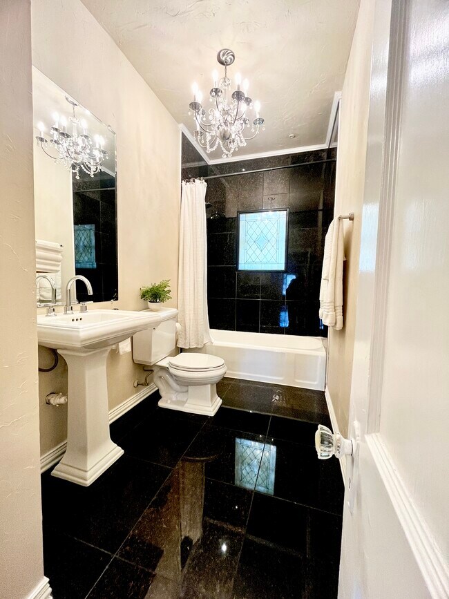 Photo - 4300 Calmont Ave Unit Suite 1