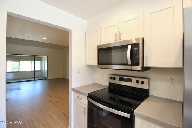 Photo - 5998 N 78th St