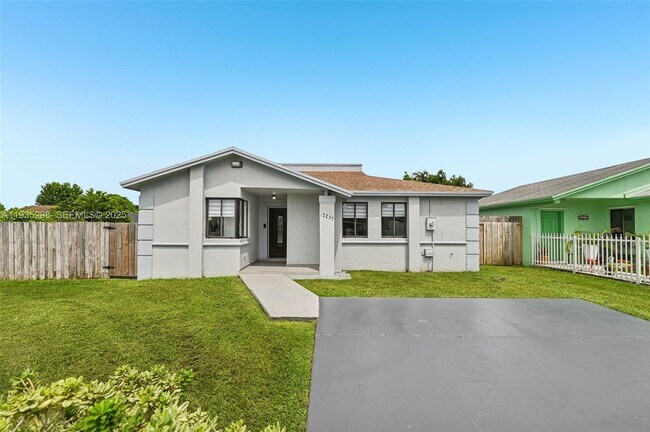 Photo - 12237 SW 193rd St