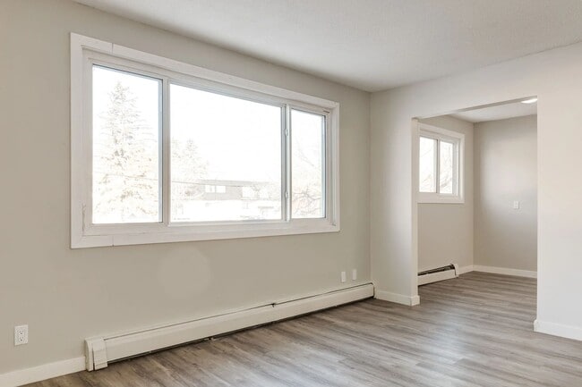 Building Photo - Shannon Villa