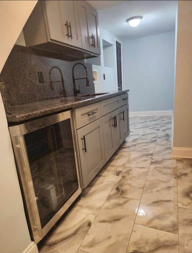 kitchen & Custom Wine Cooler - 2 Park Ct Unit B1