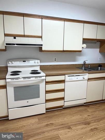 Photo - 15100 Interlachen Dr Unit 4-620