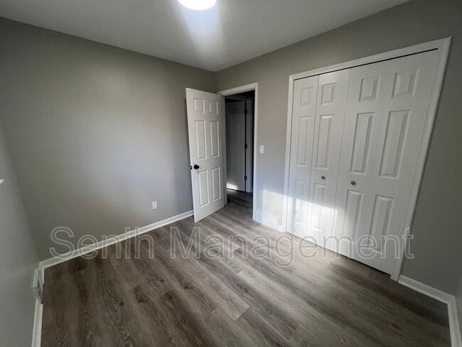 Photo - 26270 Southwestern Hwy