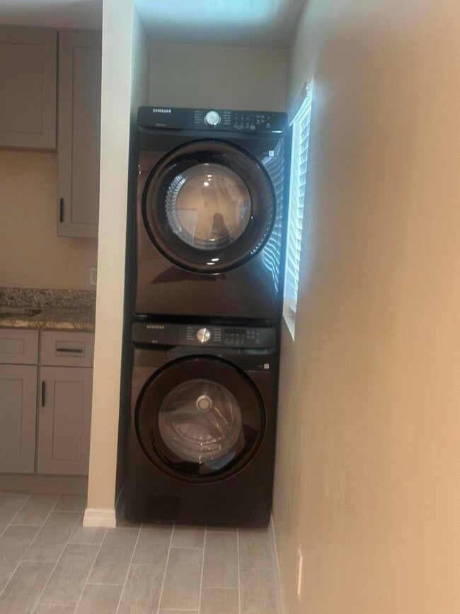 Photo - 704 N 18th St