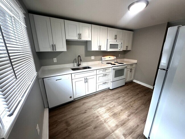 Photo - 9 Emerald Dr Unit 6