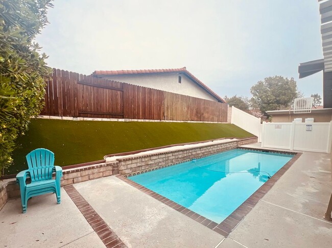 5309 Lockhurst Dr