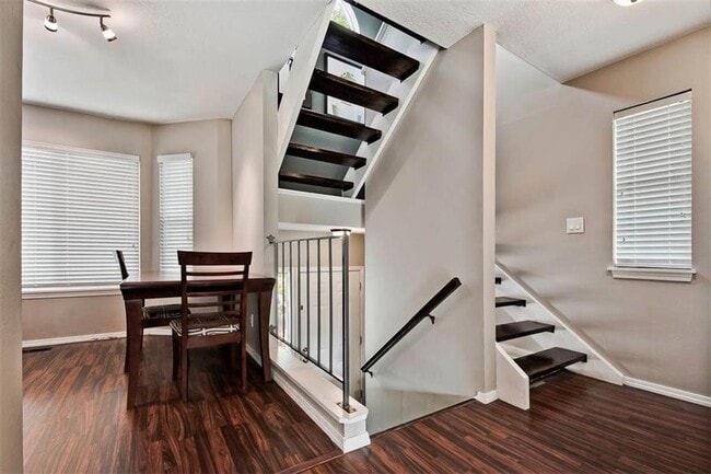 Photo - 2404 N Bronze Tree Dr