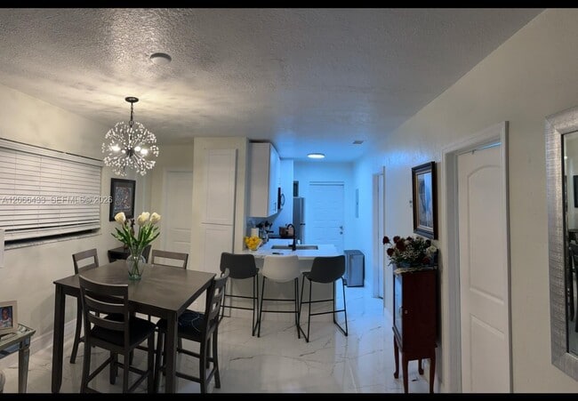 Building Photo - 400 NW 60th Way Unit A