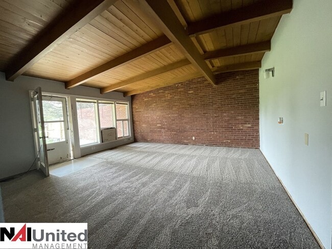 Photo - 3 bedroom, 1 bath duplex for rent!