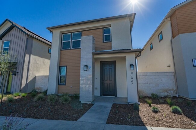 Building Photo - 3 Bedrooms in the Five Points Community of Valencia!