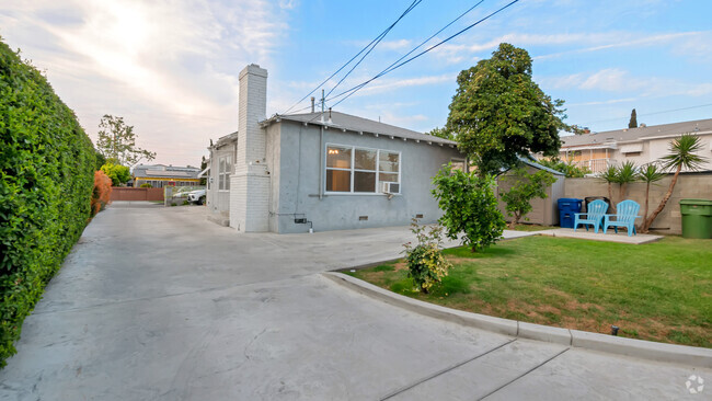 Building Photo - 11216 Tiara St Rental