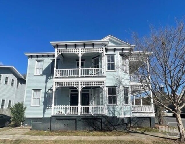 Photo - 320 E 31st St House