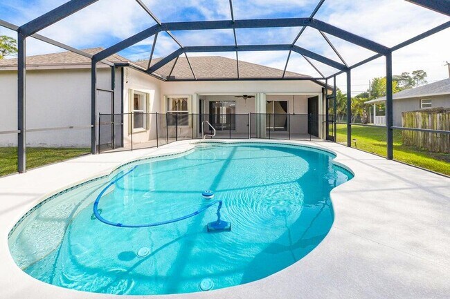 Building Photo - PORT ST LUCIE-SECTION 31