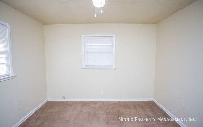 Photo - 2113 S Loop 289 Unit B