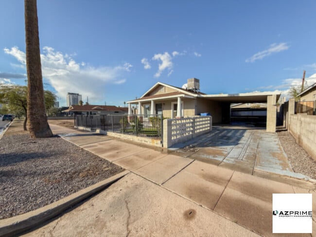 Building Photo - Charming 2/1 Phoenix Casita Apartment!