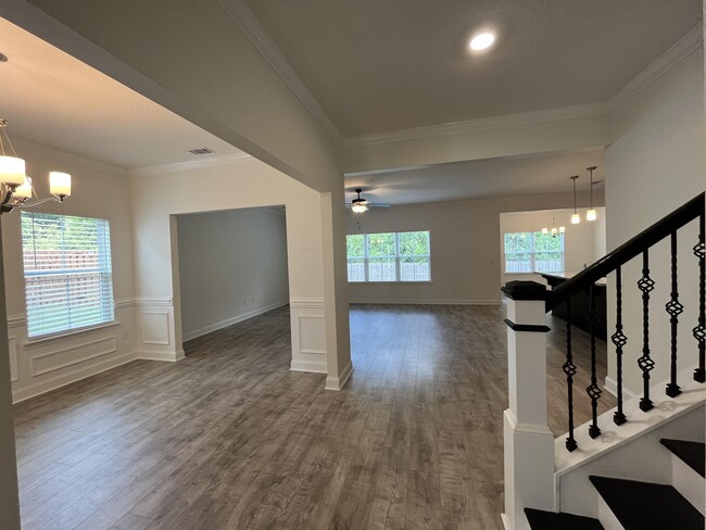 Photo - 679 Fairview Cir