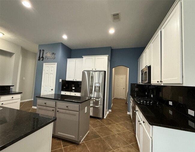 Building Photo - 26823 Lakeridge Park Ln