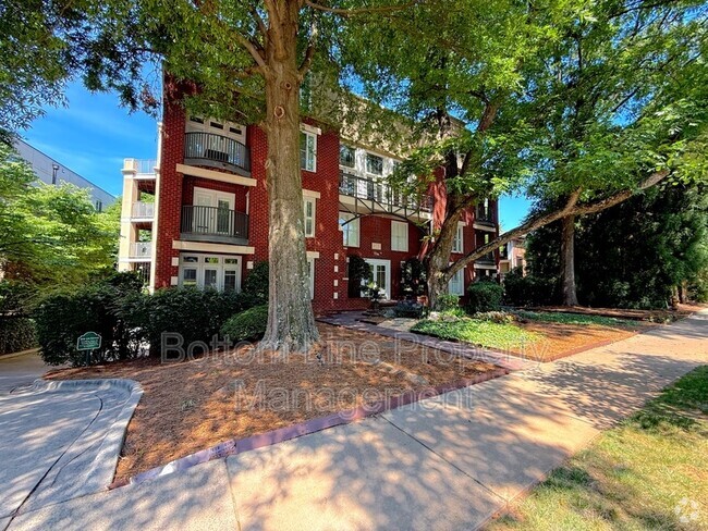 Building Photo - 416 Queens Rd Unit 3 Rental