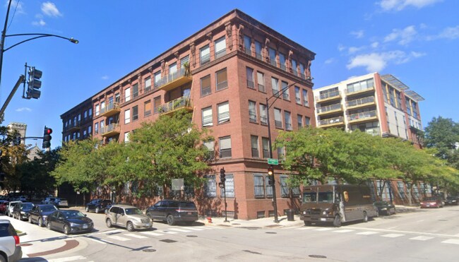 Building Photo - 1910 S Indiana Ave Unit 523 Rental