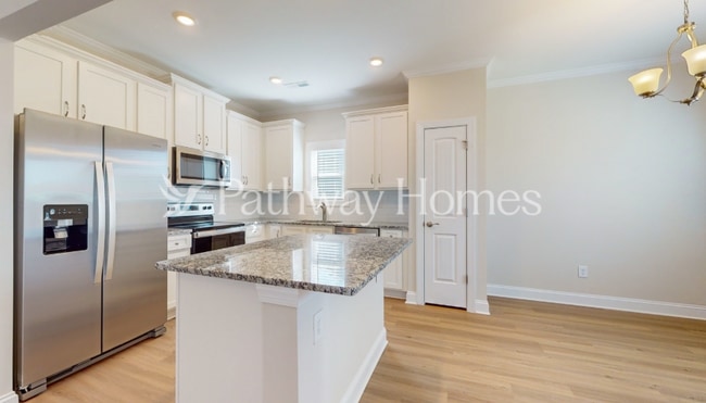 Photo - 112 S Sina St