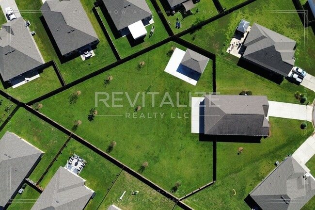 Photo - Stunning Luxury Home in Silverhill with Huge Diamond Shaped Backyard!