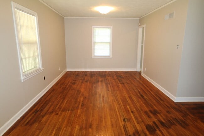 940 Vaughn Rd