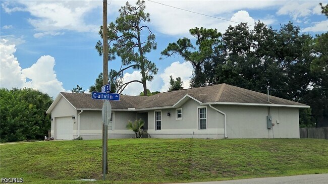 Photo - 207 E 8th St