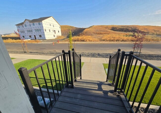 Photo - 1392 Edington Ave