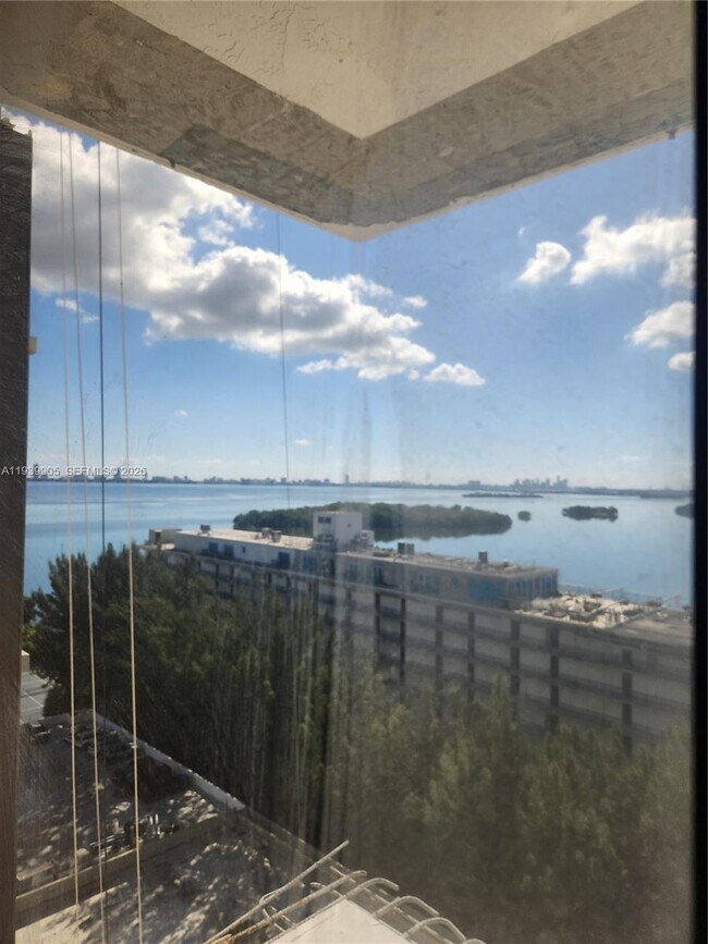 Photo - 780 NE 69th St Unidad 1207