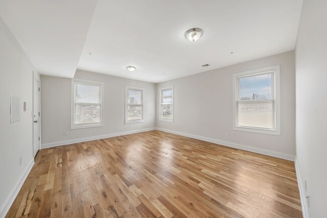Photo - 55 Lentz Ave Unit 3