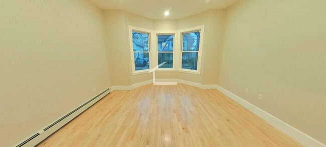 Photo - GREAT 1Br/1Bth. Heat/Hot Water/Gas included in rent