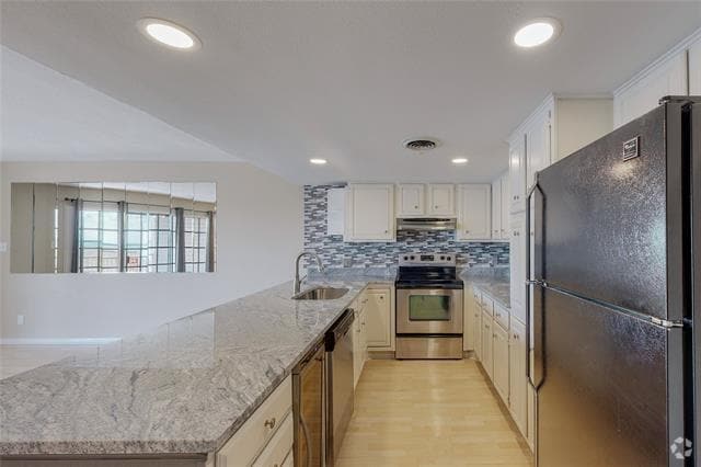 Building Photo - 426 Yacht Club Dr Unit E Rental