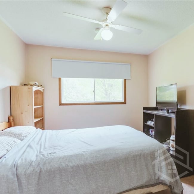 Photo - 3-Bedroom Bungalow with Spacious Backyard!!