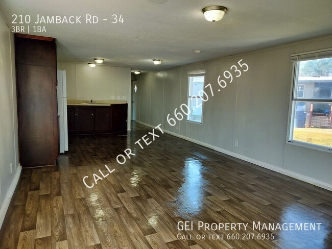 Photo - 210 Jamback Rd