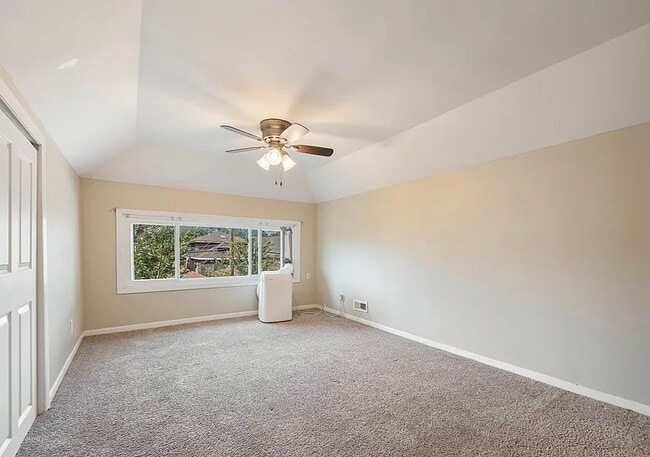 Photo - 8756 Sproat Ave