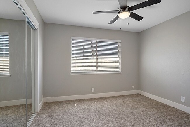 Photo - Colonial Garden Apartments