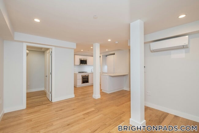 Building Photo - 288 Chestnut Hill Ave Rental