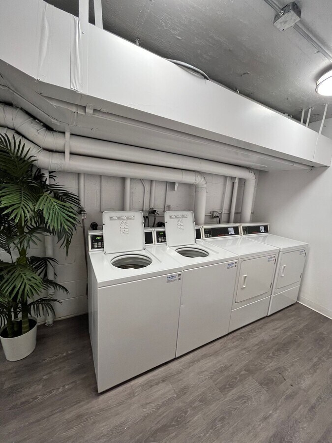 Photo - 10755 Kling Street