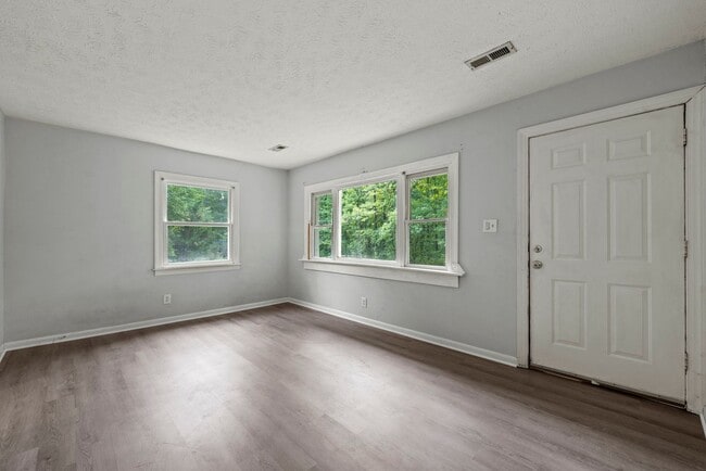 Photo - Private and convenient 3 bed/1 bath with large backyard