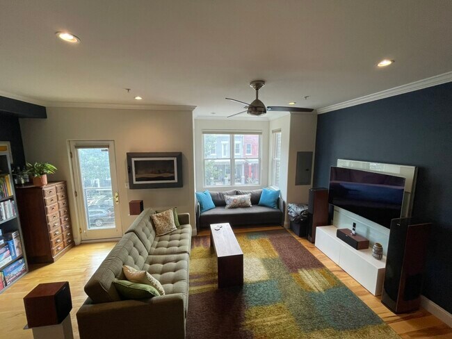 Building Photo - 2650 15th St NW Unit 3 Rental