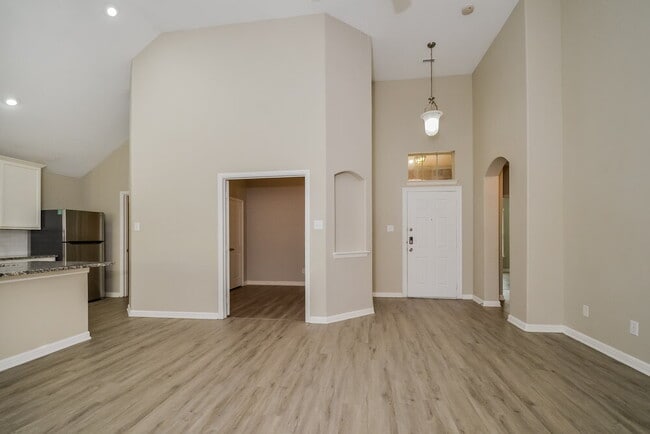 Photo - 1717 Nightingale Dr