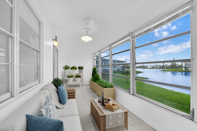 Building Photo - 2043 Cornwall C Unit 2043