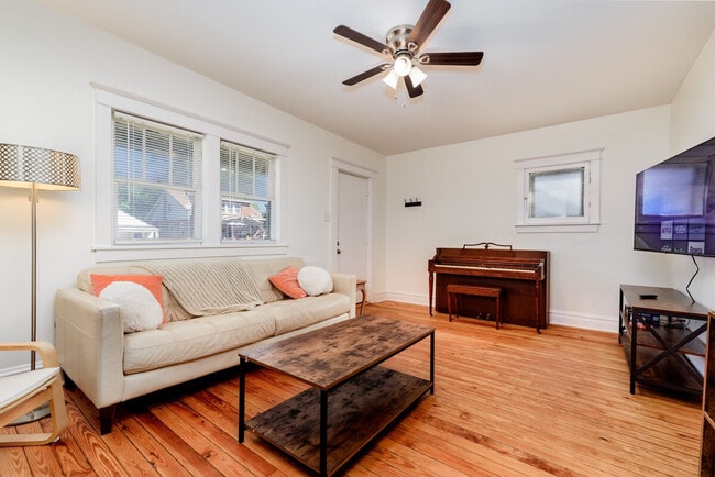 Photo - 6026 Scanlan Ave Unit SI ID1546581P