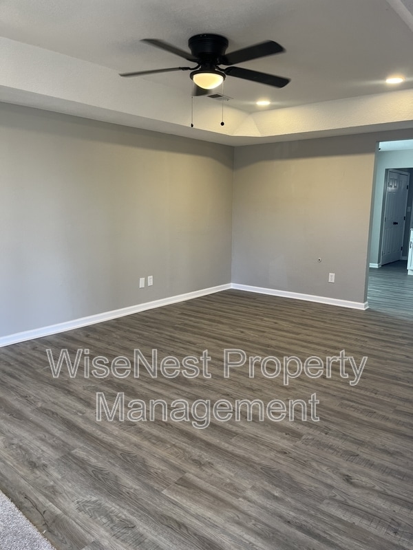 Photo - 708 NE Ball Dr