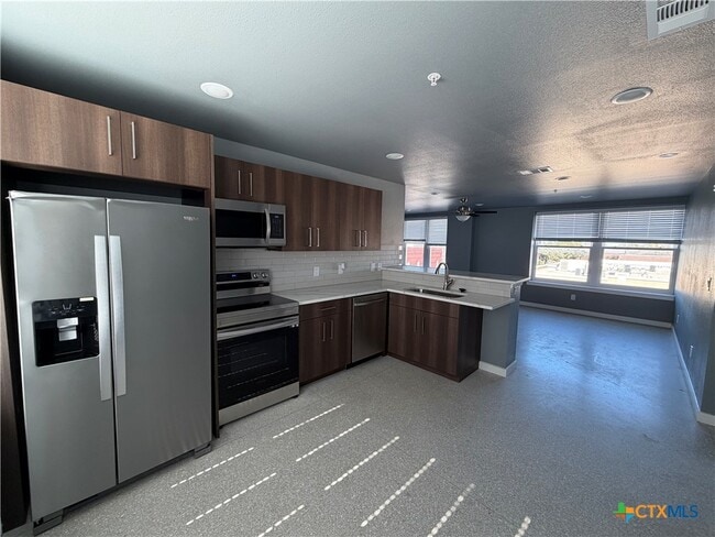 Photo - 103 E Central Ave