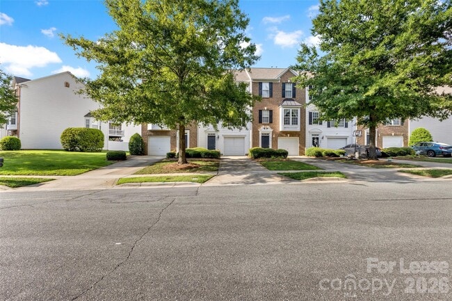 Building Photo - 940 Tiger Ln
