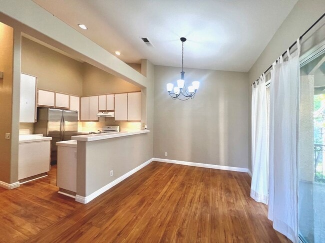 Building Photo - 31 Highpark Pl